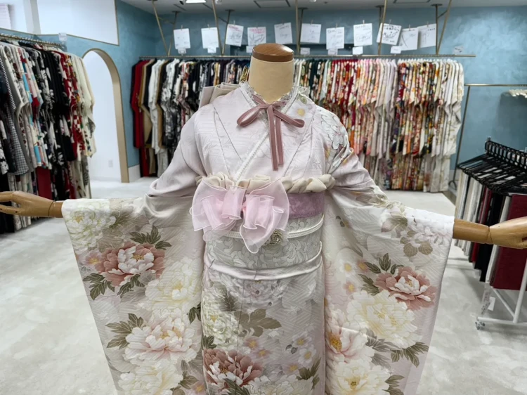 振袖レンタル　成人式　なんば　心斎橋　天王寺　大阪　人気くすみカラーピンク色可愛いタカゼンオリジナルTAKAZEN心斎橋店可愛い