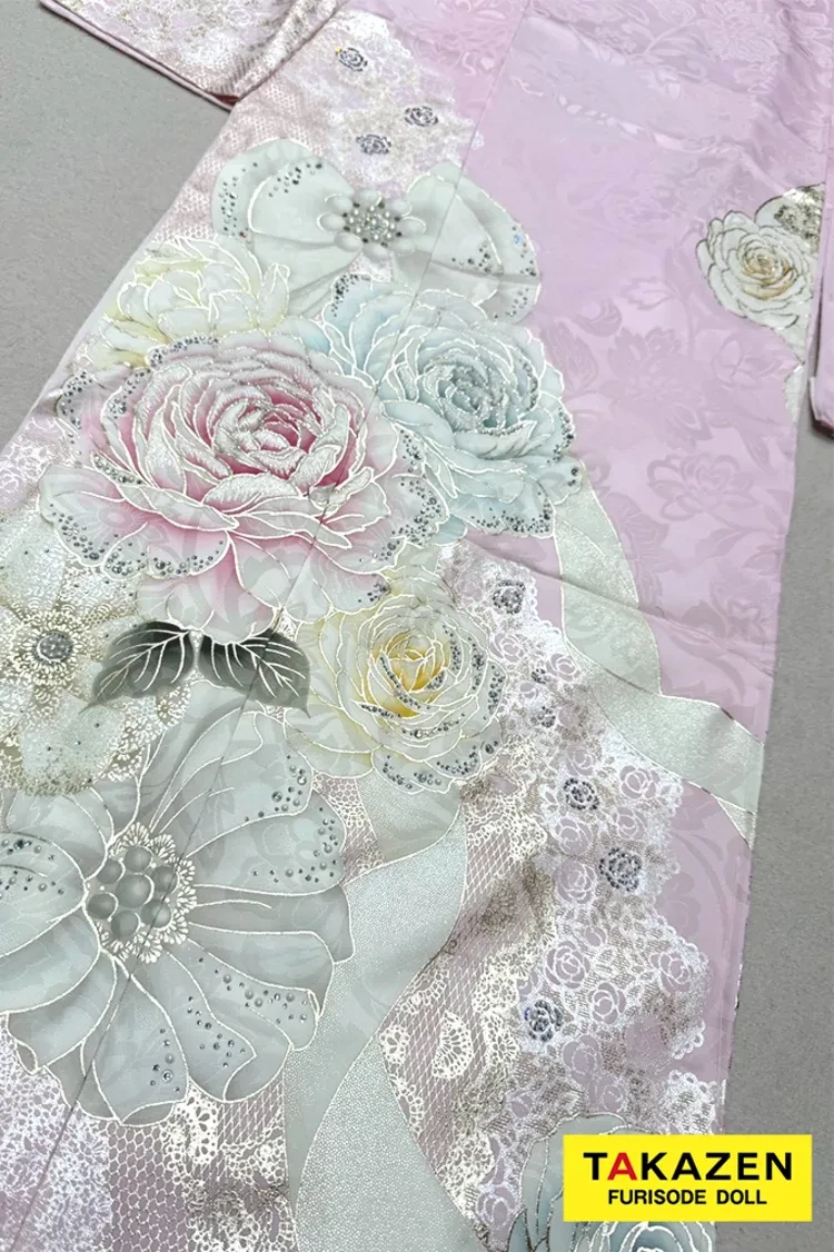 TAKAZENのレンタル振袖 ヘップバーン最新作 コスメカラー ピンク バラ柄/リボン柄 一番かわいい ガーリー キラキラ スワロフスキー・パール付き 香音【通販可】27001