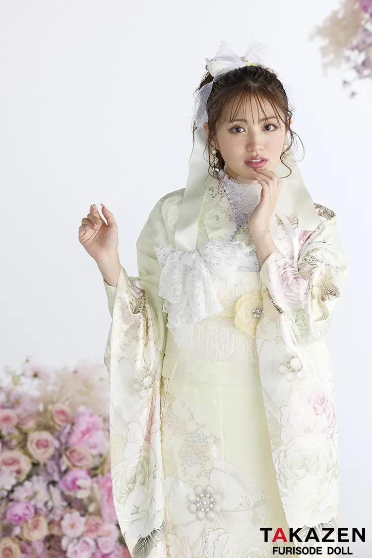 TAKAZENのレンタル振袖 ヘップバーン最新作 コスメカラー イエロー/ペールイエロー バラ柄/リボン柄 透明感 かわいい ガーリー キラキラ スワロフスキー・パール付き 香音【通販可】27004