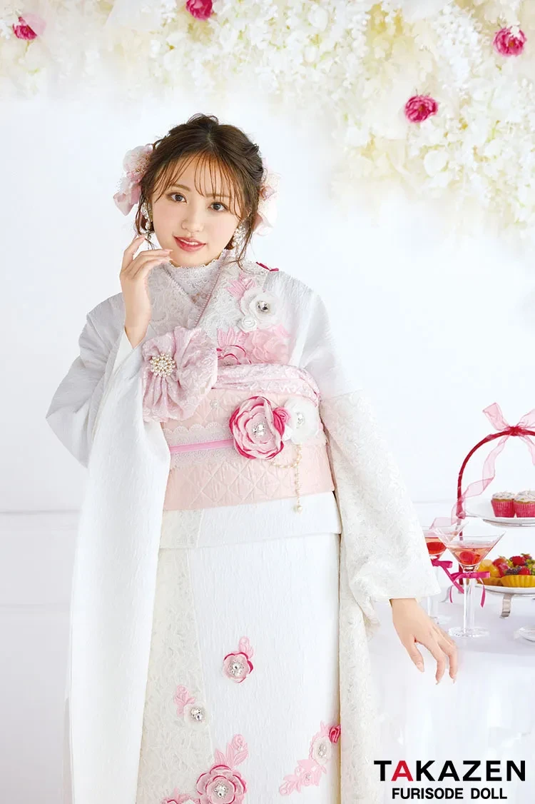 TAKAZENのレンタル振袖 最新作ヘップバーン ミニョン 白ピンク 立体花/レース 一番かわいい フレンチガーリー キラキラビジュー付き 洋風 レースインナーコーデ 香音【通販可】27005