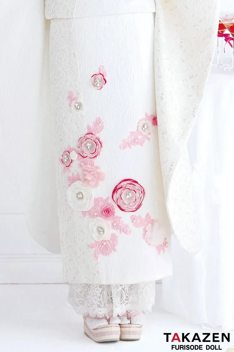 TAKAZENのレンタル振袖 最新作ヘップバーン ミニョン 白ピンク 立体花/レース 一番かわいい フレンチガーリー キラキラビジュー付き 洋風 レースインナーコーデ 香音【通販可】27005