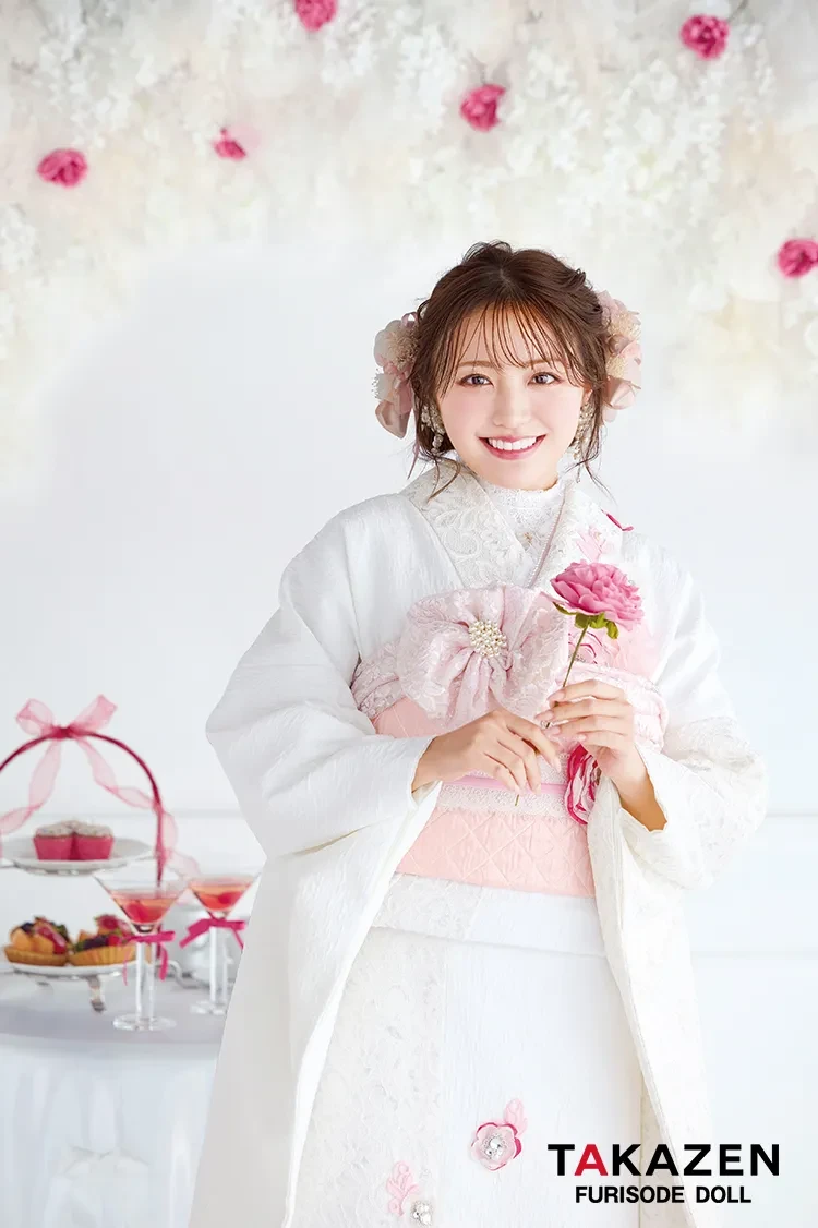 TAKAZENのレンタル振袖 最新作ヘップバーン　ミニョン　白ピンク　立体花/レース　一番かわいい　フレンチガーリー　キラキラビジュー付き　洋風　レースインナーコーデ　香音【通販可】27005