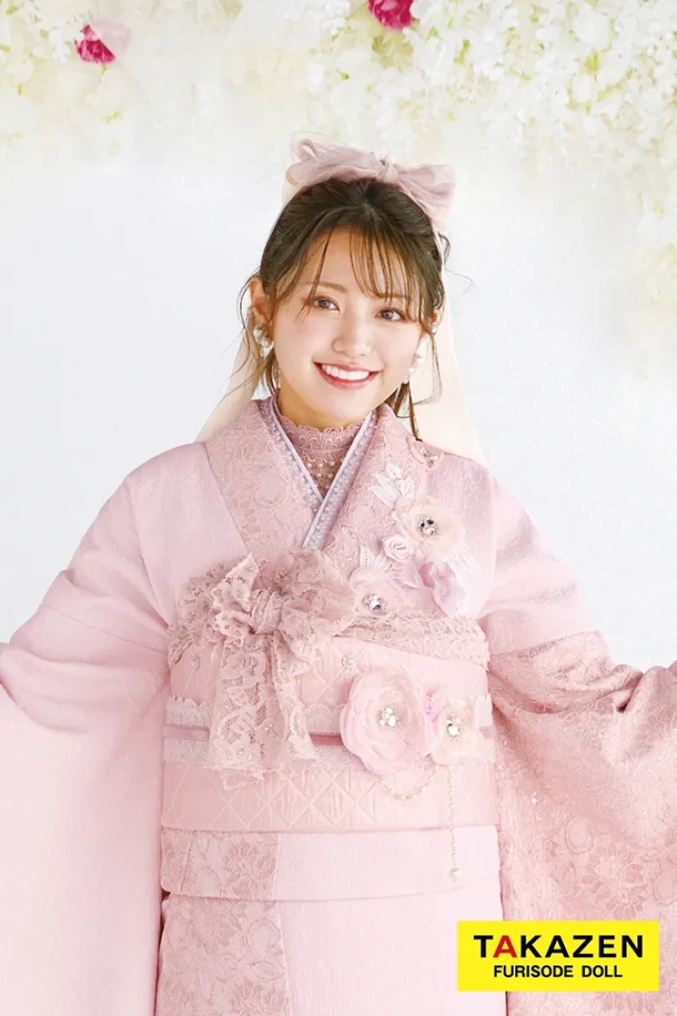 TAKAZENのレンタル振袖 最新作ヘップバーン　ミニョン　ピンク　立体花/レース　一番かわいい　フレンチガーリー　キラキラビジュー付き　人とかぶらない　レースインナーコーデ　香音【通販可】27006