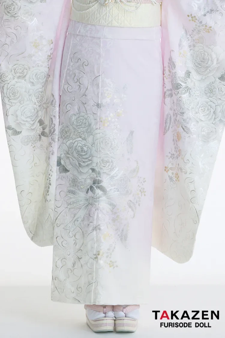 TAKAZENのレンタル振袖 最新作ヘップバーンローズ ピンク バラ柄 エレガント 一番かわいい レースインナー 洋風 ドレッシー キラキラスワロフスキー 伊藤桃々【通販可】27011