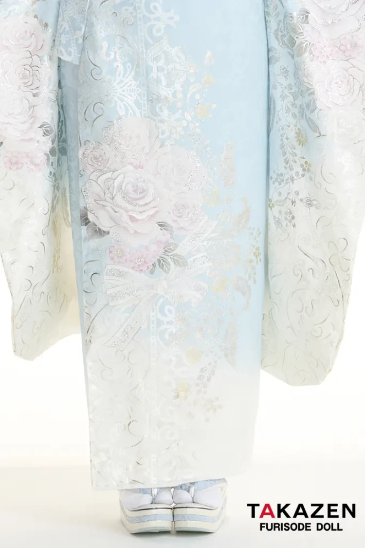 TAKAZENのレンタル振袖 最新作ヘップバーンローズ　水色/ピンク　バラ柄　一番かわいい　きれいめ　レースインナー　洋風　ガーリー　透明感　キラキラスワロフスキー　周防ジゼル【通販可】27012