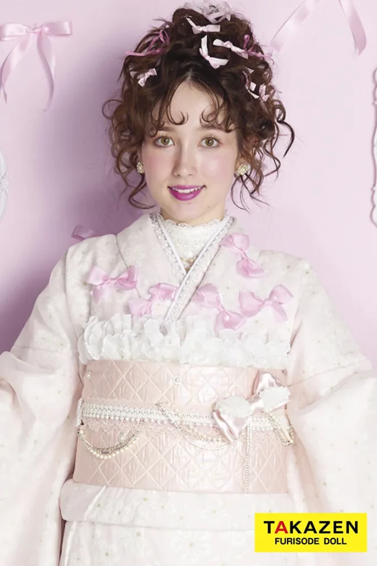 TAKAZENのレンタル振袖 最新作ヘップバーンキュート　ピンク　リボン付き　オーガンジー/レース　一番かわいい　ガーリー　レースインナー　洋風　姫系　周防ジゼル【通販可】27013