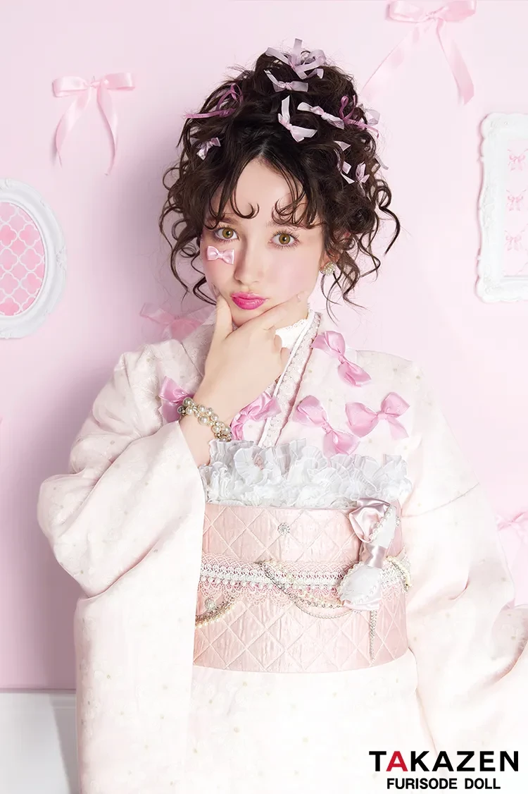 TAKAZENのレンタル振袖 最新作ヘップバーンキュート　ピンク　リボン付き　オーガンジー/レース　一番かわいい　ガーリー　レースインナー　洋風　姫系　周防ジゼル【通販可】27013