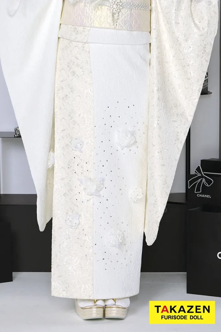 TAKAZENのレンタル振袖 最新作ヘップバーンシュシュ 白/オールホワイトコーデ お花付き ジャガード生地/レース 一番かわいい ワンホンスタイル レースインナー キラキラ 伊藤桃々【通販可】27015