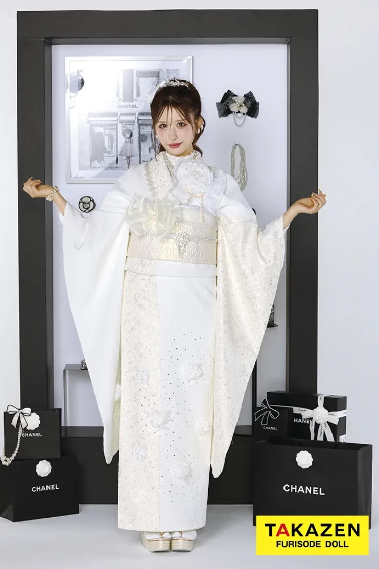 TAKAZENのレンタル振袖 最新作ヘップバーンシュシュ 白/オールホワイトコーデ お花付き ジャガード生地/レース 一番かわいい ワンホンスタイル レースインナー キラキラ 伊藤桃々【通販可】27015