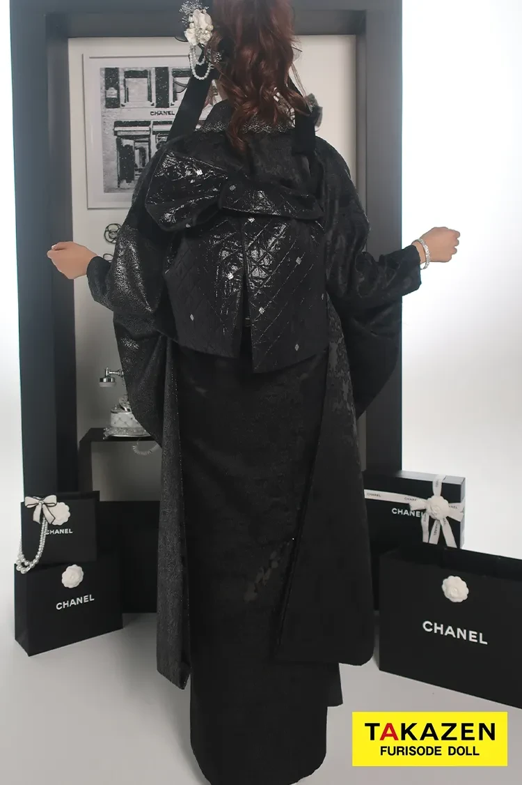 TAKAZENのレンタル振袖 最新作ヘップバーンシュシュ 黒/オールブラックコーデ お花付き ジャガード生地/レース ワンホンスタイル ゴージャス レースインナー キラキラ 伊藤桃々【通販可】27016