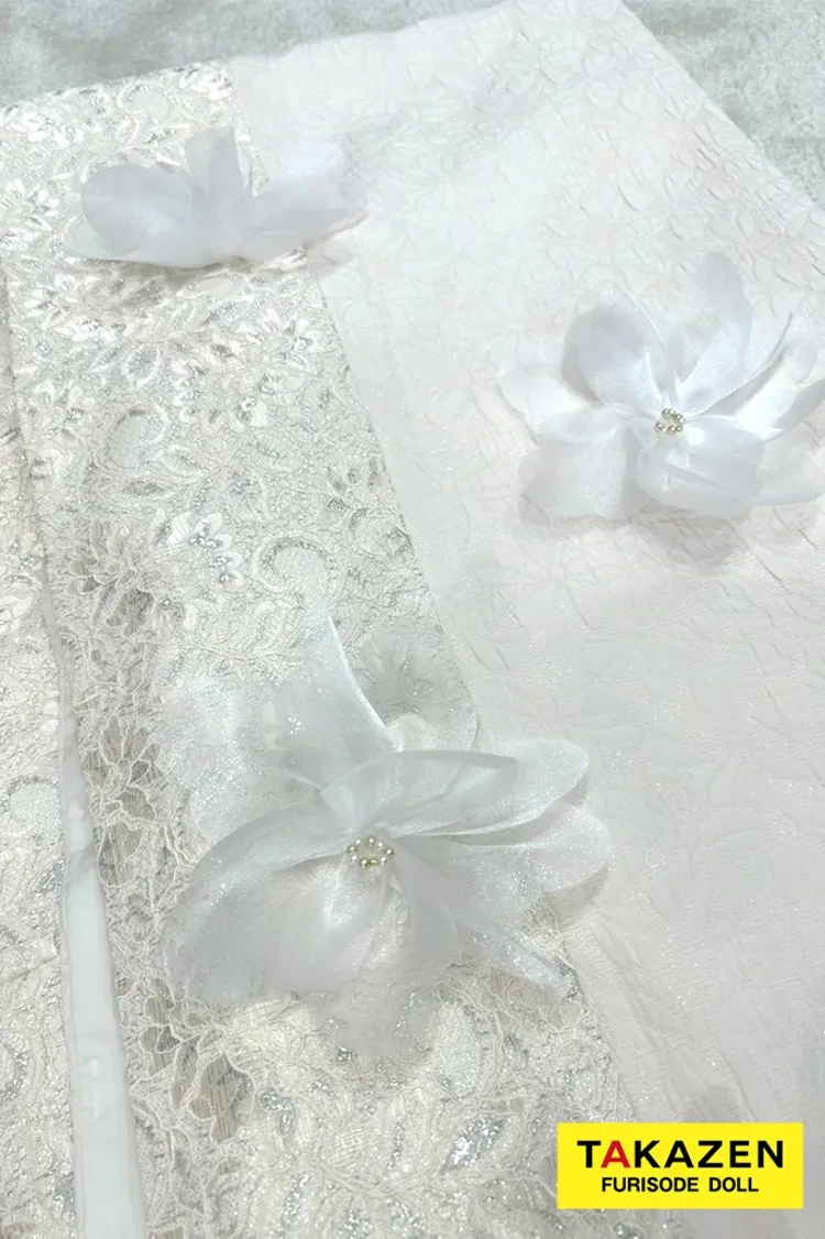 TAKAZENのレンタル振袖 最新作ヘップバーンシュシュ　白/オールホワイトコーデ　シフォンフラワー　ジャガード生地/レース　ワンホンスタイル　おしゃれな振袖　レースインナー　人と被らない　周防ジゼル【通販可】27018