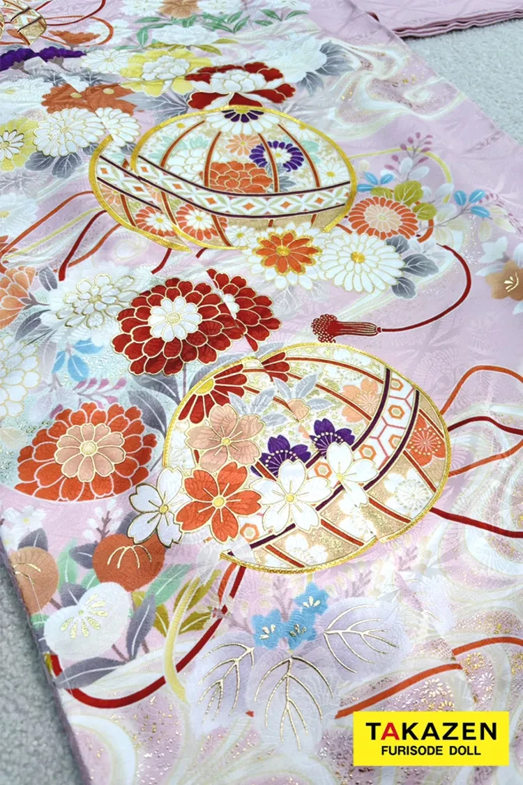 TAKAZENのレンタル振袖 最新作正統派古典　ピンク　鞠柄/和柄　かわいい　はんなり　上品　きれいめ　王道　TAKAZENオリジナルカラー　南琴奈【通販可】27020