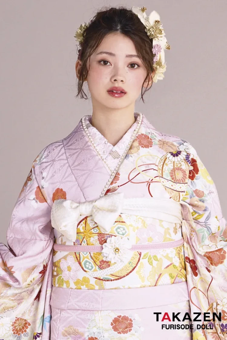 TAKAZENのレンタル振袖 最新作正統派古典　ピンク　鞠柄/和柄　かわいい　はんなり　上品　きれいめ　王道　TAKAZENオリジナルカラー　南琴奈【通販可】27020