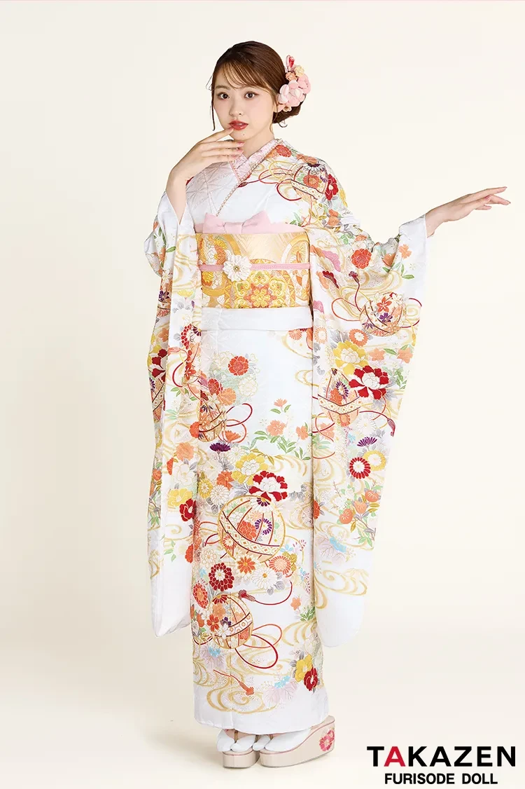 TAKAZENのレンタル振袖 最新作正統派古典　白/白ベース　鞠柄/流水模様　王道　かわいい　綺麗　はんなり　上品　大人っぽい　清楚　村上なずな【通販可】27022