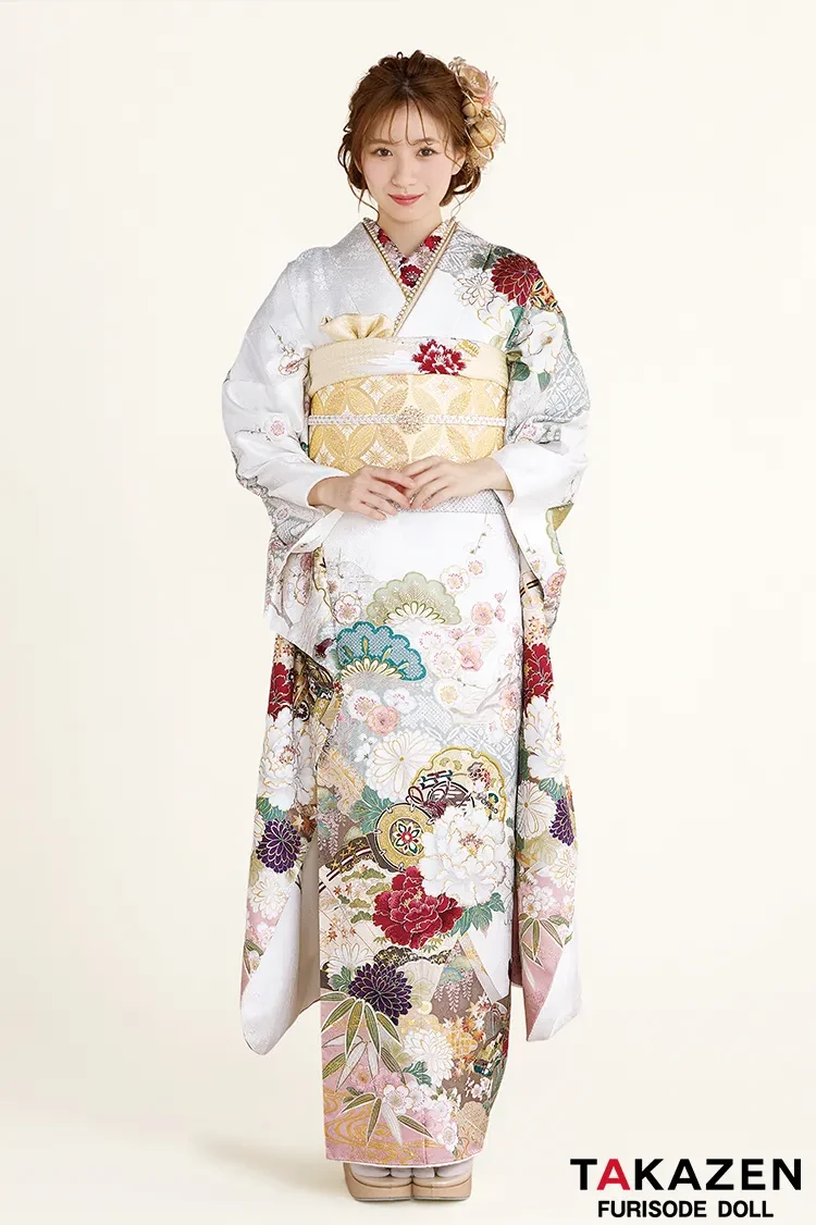 TAKAZENのレンタル振袖 最新作正統派古典　白ピンク/淡い色　牡丹柄/松柄　はんなり　かわいい　おしとやか　柄小さめ　上品　白宮みずほ【通販可】27028