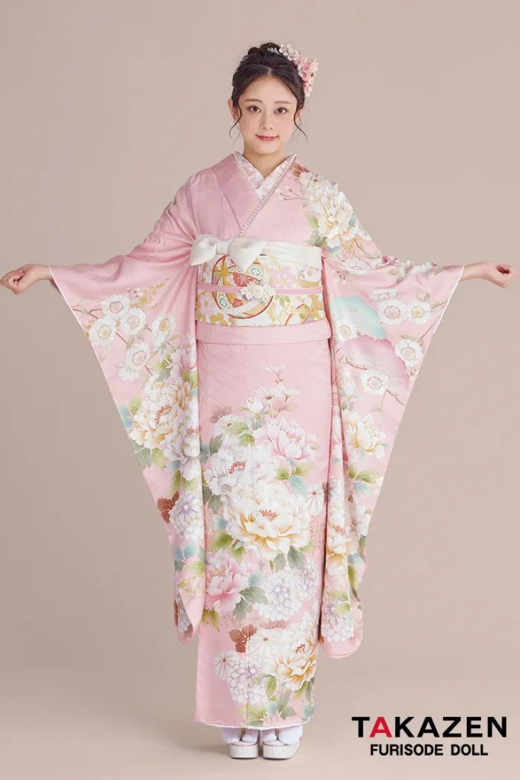 TAKAZENのレンタル振袖 最新作正統派古典 ピンク/淡い色 牡丹柄/松柄 かわいい おしとやか 品のある振袖 綺麗 佐藤不二子【通販可】27029