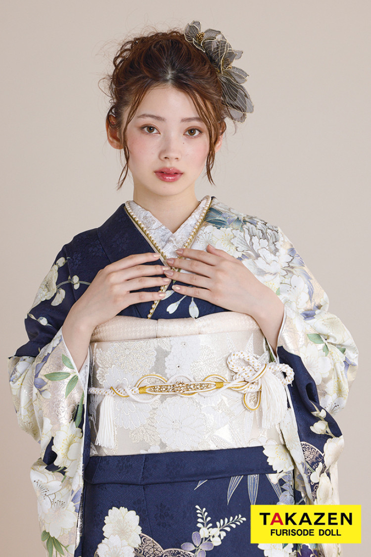 TAKAZENのレンタル振袖 最新作正統派古典 紺色/ネイビー 菊柄 綺麗 大人っぽい 華やか 美しい 上品 南琴奈【通販可】27032