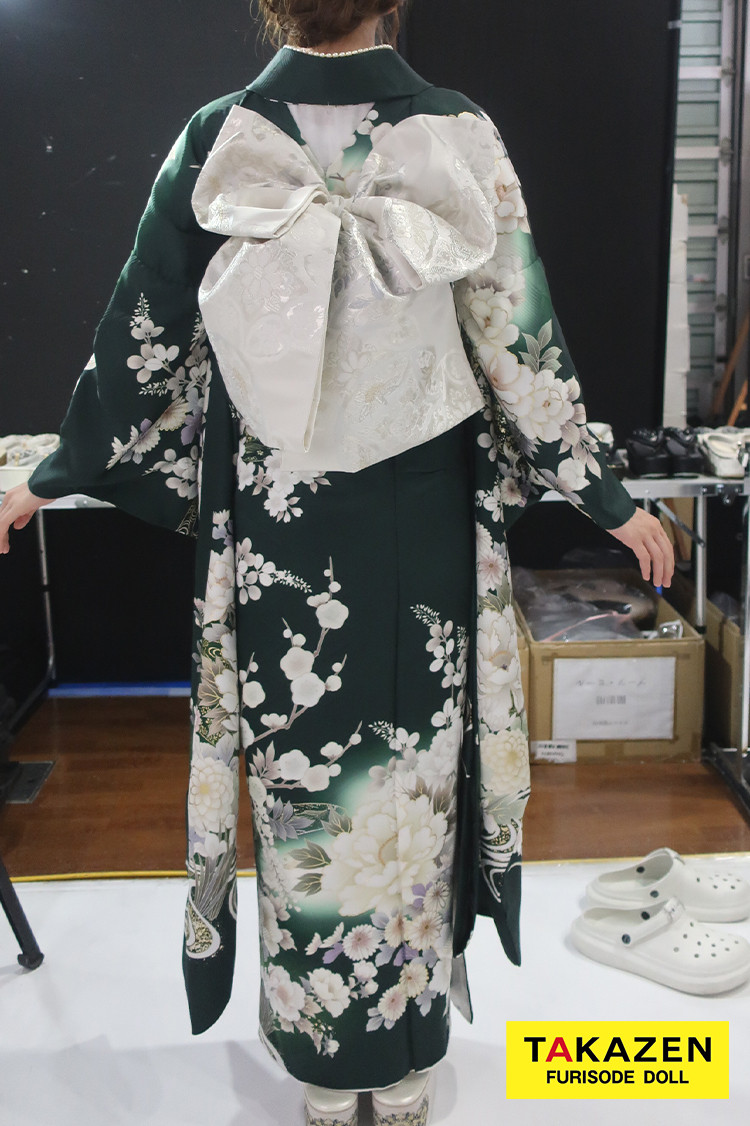 TAKAZENのレンタル振袖 最新作正統派古典　緑/グリーン　牡丹柄/菊柄/流水模様　綺麗　大人っぽい　華やか　東京レトロブランド振袖　白宮みずほ【通販可】27033