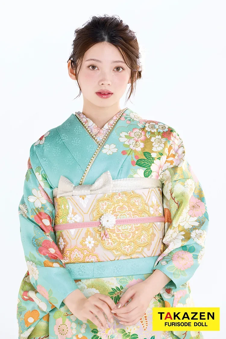TAKAZENのレンタル振袖 最新作プレミアム古典　水色/淡い色　菊柄/七宝　吉澤織物　吉祥の晴れ着田中優子の世界　綺麗　透明感のある振袖　上品　南琴奈【通販可】27036