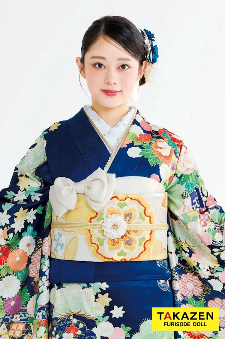 TAKAZENのレンタル振袖 最新作プレミアム古典 紺色/ブルー 吉澤織物 毬柄/牡丹柄 吉祥の晴れ着田中優香の世界 かわいらしい 上品 佐藤不二子【通販可】27039