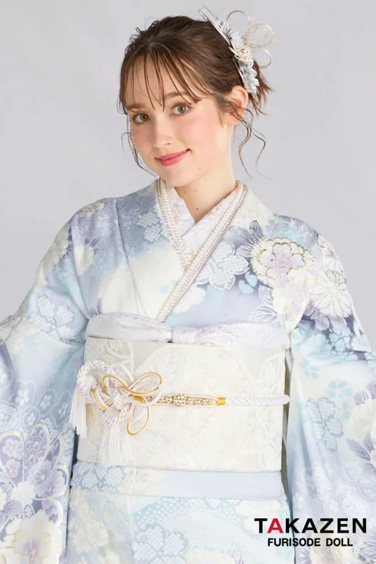 TAKAZENのレンタル振袖 最新作高級古典　水色　桜柄/鹿の子模様　関芳　最高級金彩刺繍絞り友禅　透明感のある振袖　きれいめ　周防ジゼル【通販可】27045