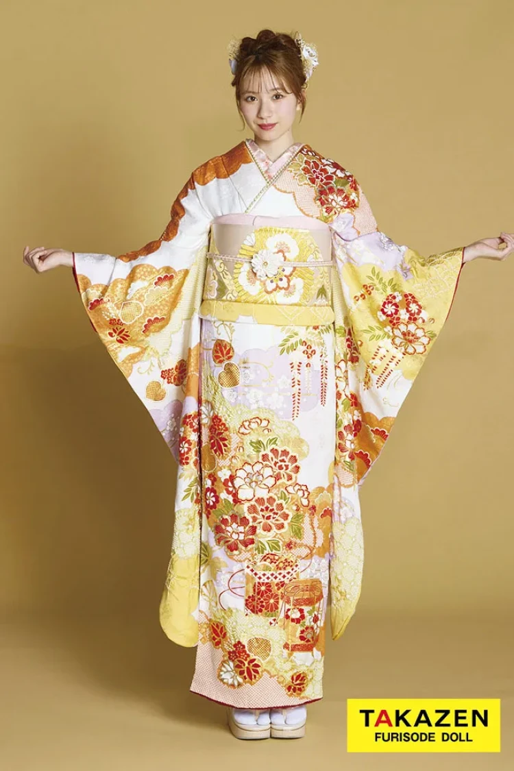 TAKAZENのレンタル振袖 最新作高級古典　白地/オレンジ　滝泰　最高級金彩刺繍絞り友禅　きれいめ　上品　かわいらしい　白宮みずほ【通販可】27051