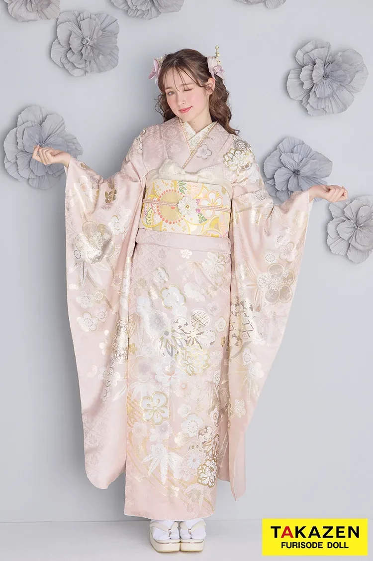 TAKAZENのレンタル振袖 最新作くすみカラー古典　ピンク淡い色　桜柄　かわいい　清楚　上品　今どき　トレンド　周防ジゼル【通販可】27055