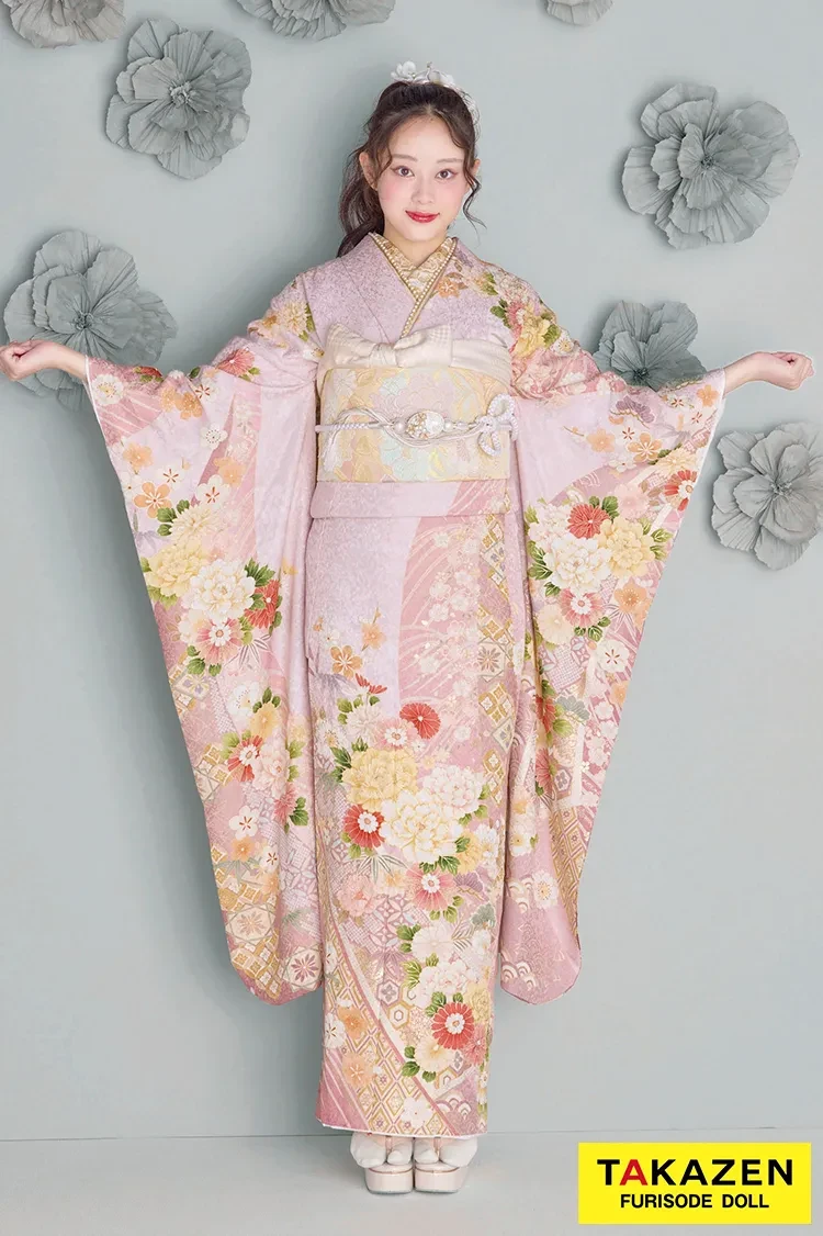 TAKAZENのレンタル振袖 最新作くすみカラー古典　ピンク　牡丹柄　かわいい　はんなり　イマドキ　上品　佐藤不二子【通販可】27057