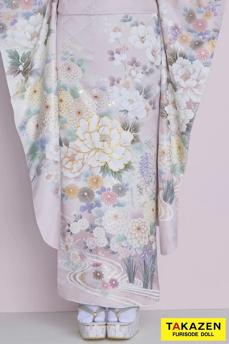 TAKAZENのレンタル振袖 最新作くすみカラー古典　薄ピンク/淡い色　東京レトロブランド振袖　牡丹柄　清楚　トレンド　周防ジゼル【通販可】27059