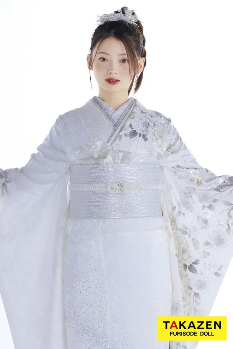 TAKAZENのレンタル振袖 最新作ヴィンテージスタイル 白/真っ白 シンプル きれいめ 無地/袖に柄有 キラキラグリッター 大人っぽい 南琴奈【通販可】27064