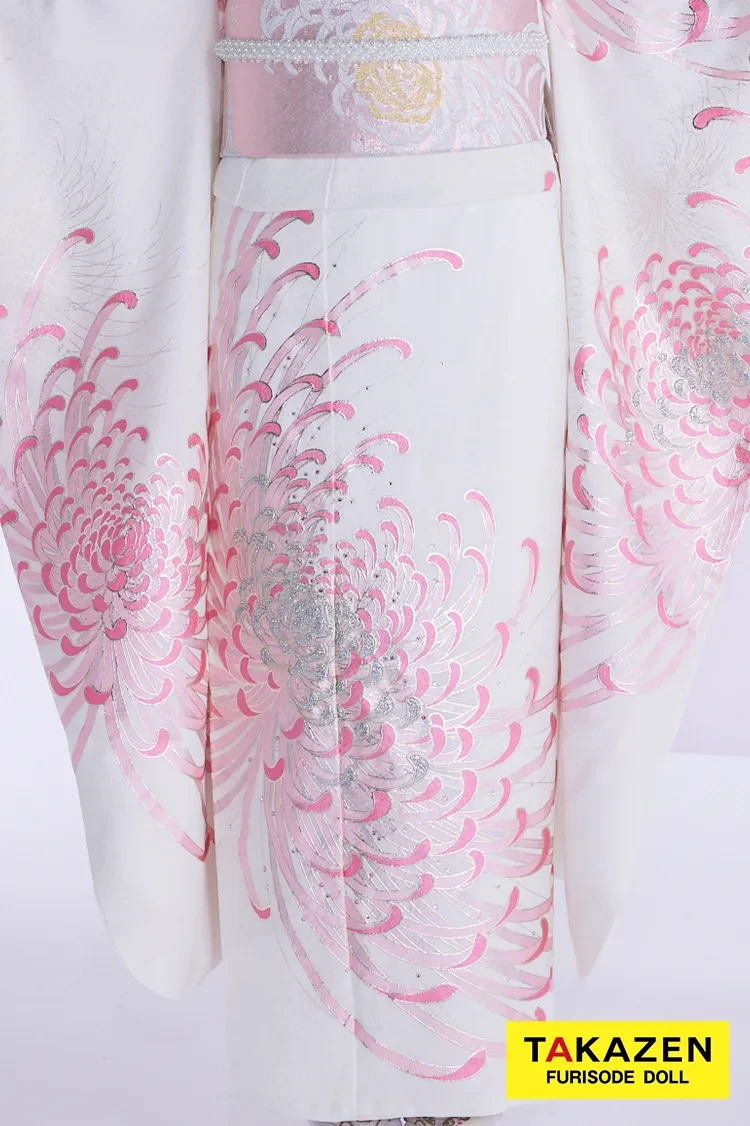 TAKAZENのレンタル振袖 最新作粋古典　白ピンク　乱菊柄/大柄　最高級金彩刺繍友禅　すっきり　きれいめ　シンプル　大人っぽい　スワロフスキー付き　タカゼンオリジナル　南琴奈【通販可】27066