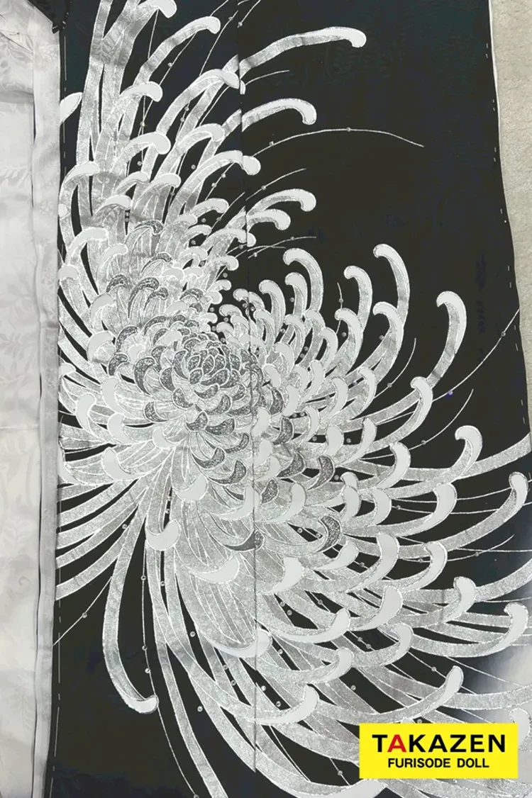 TAKAZENのレンタル振袖 最新作粋古典　黒シルバー　乱菊柄/大柄　最高級金彩刺繍友禅　かっこいい　きれいめ　大人っぽい　スワロフスキー付き　タカゼンオリジナル　谷田ラナ【通販可】27067