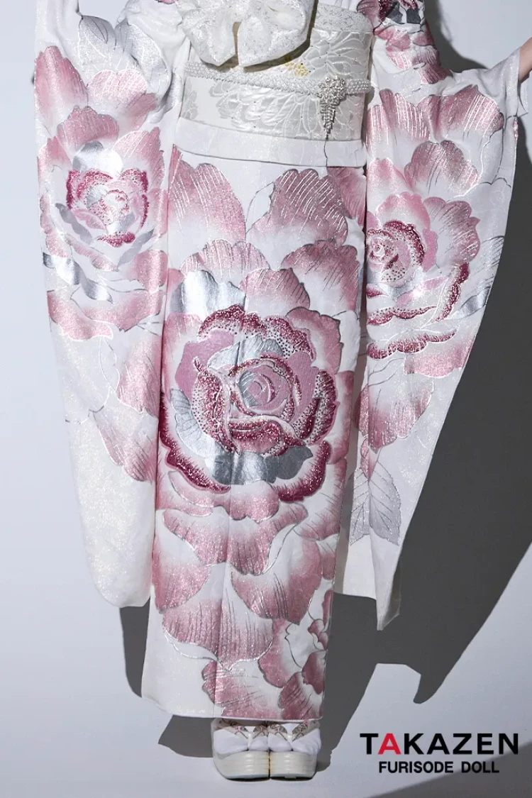 TAKAZENのレンタル振袖 最新作モード　白ピンク　薔薇柄/大柄　一番派手　目立つ　かわいい　姫ギャル　キラキラスワロフスキー付き　タカゼンオリジナル　伊藤桃々【通販可】27070