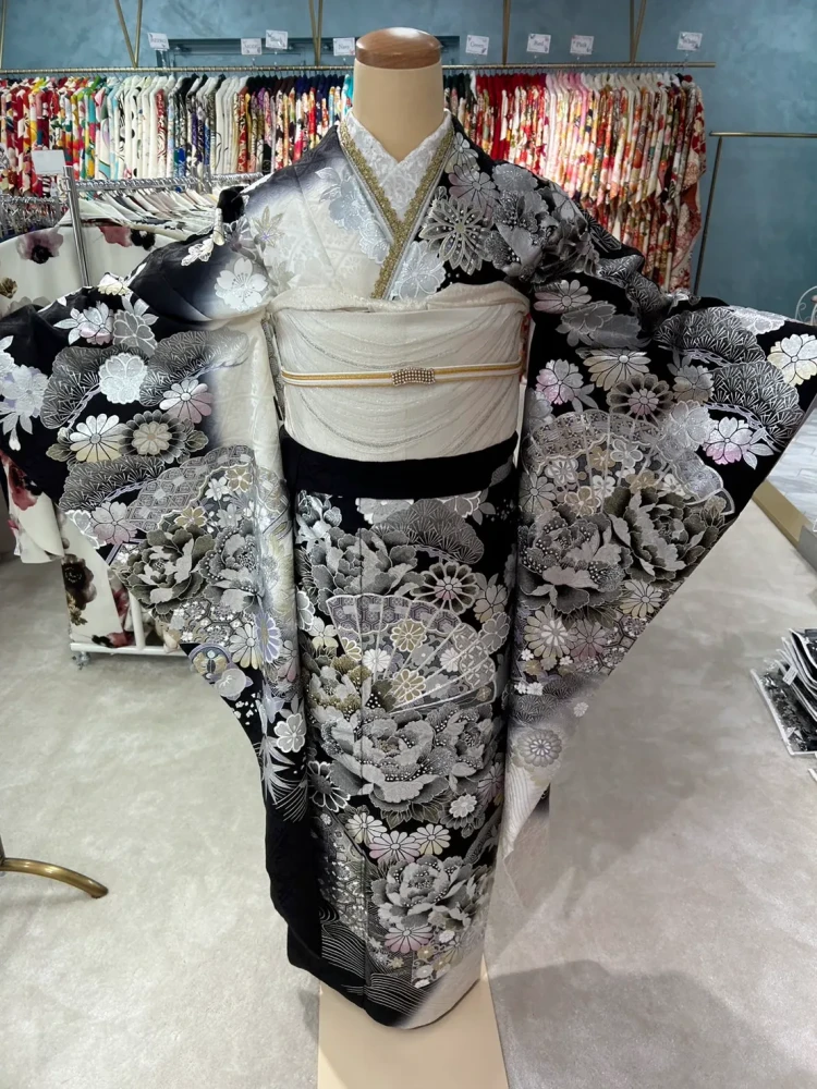 振袖レンタル　成人式　なんば　心斎橋　天王寺　大阪　人気粋古典シルバーブラック渋い古典柄