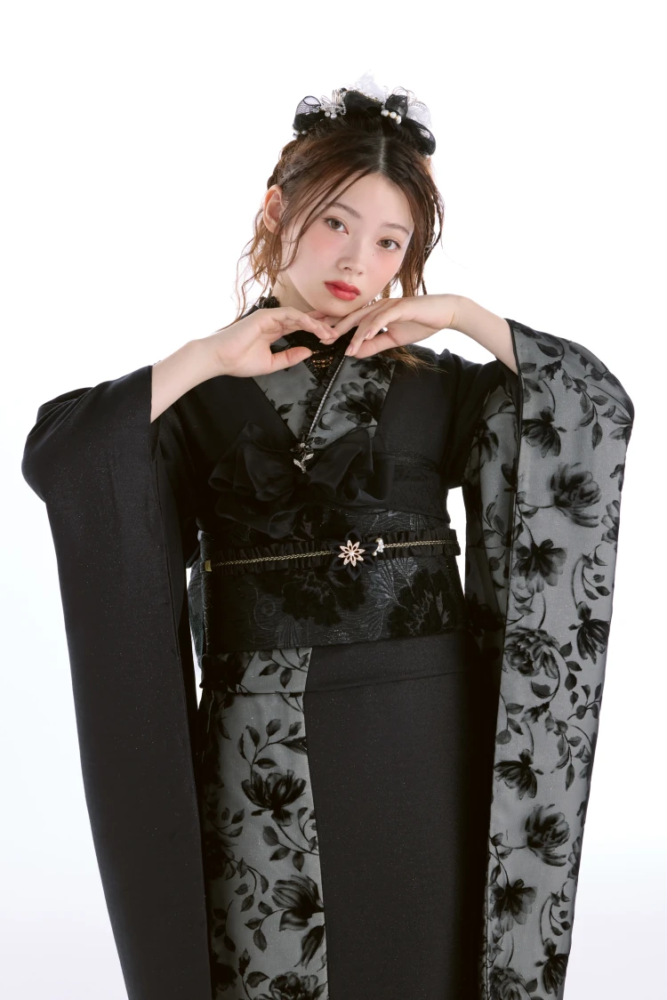 成人式振袖レンタル　ヴィンテージスタイル　きれいめ　フロッキー生地　黒