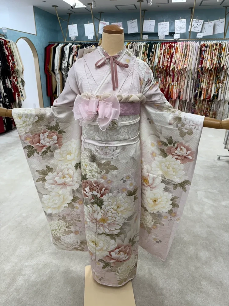 振袖レンタル　成人式　なんば　心斎橋　天王寺　大阪　人気くすみカラーピンク色可愛いタカゼンオリジナルTAKAZEN心斎橋店可愛い