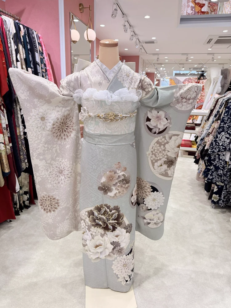姫路市　成人式　振袖　振袖レンタル　ミントグリーン　白色　菊柄