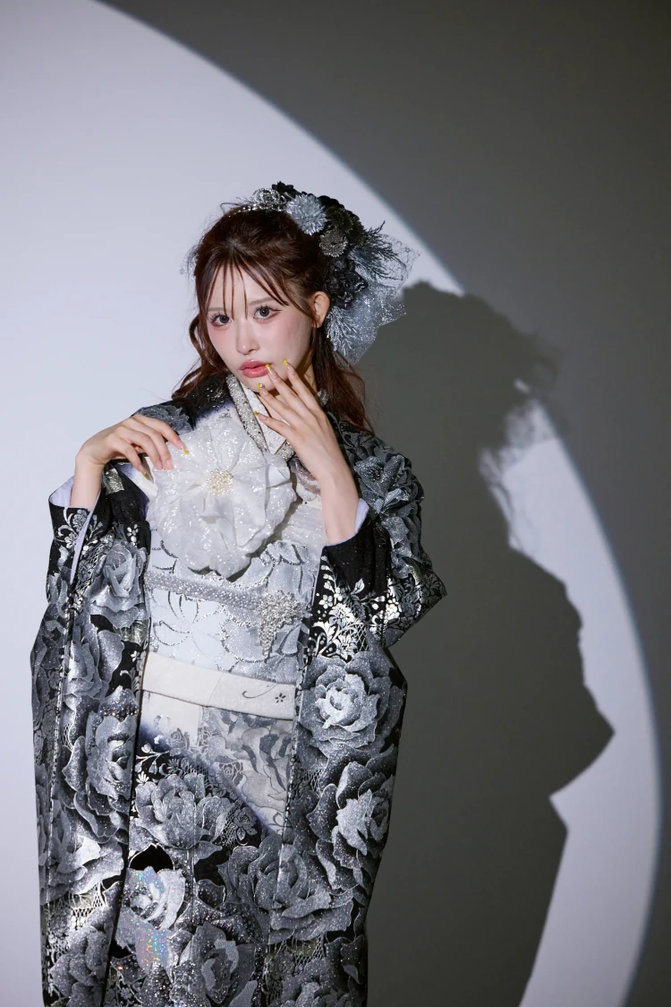 成人式振袖レンタル MODE キラキラ 派手 目立つ ギャル 黒シルバー