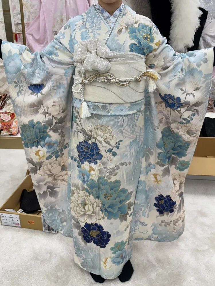 成人式　振袖レンタル　くすみカラー　水色　牡丹柄