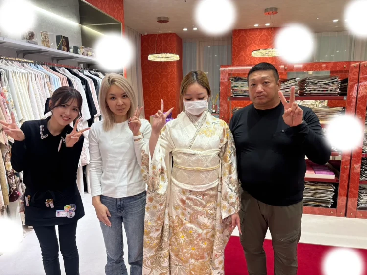 成人式　振袖　梅田　白