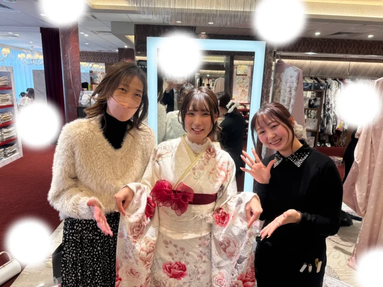 成人式　振袖レンタル　ヘップバーン　コスメカラー　かわいい　キラキラ