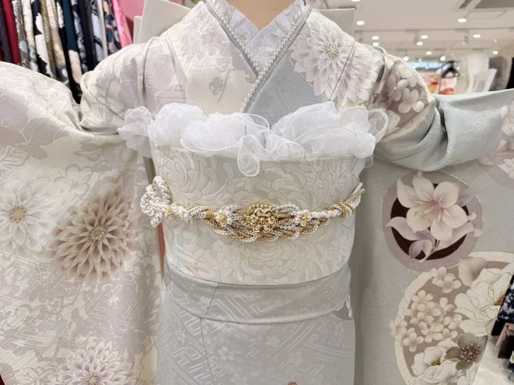姫路市　成人式　振袖　振袖レンタル　ミントグリーン　白色　菊柄
