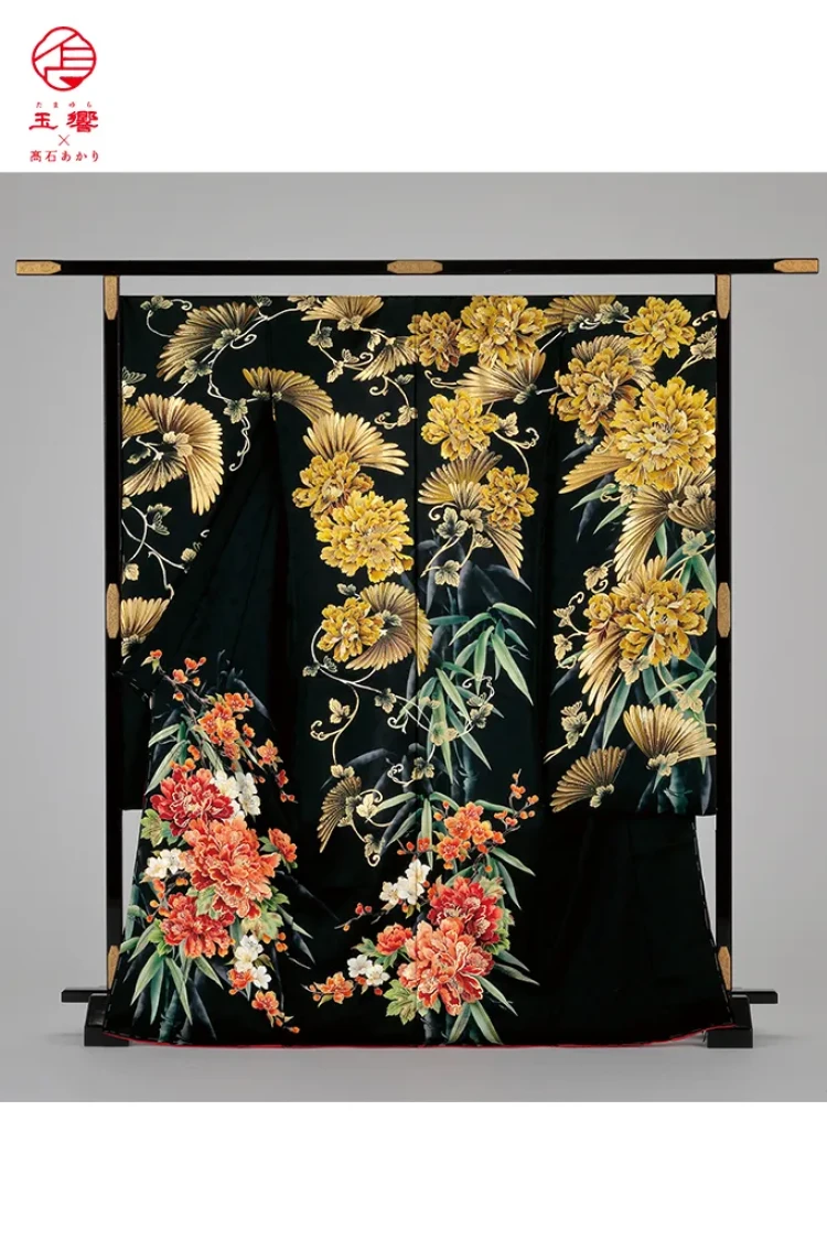 TAKAZENのレンタル振袖 玉響×髙石あかりブランド振袖 正統派古典 黒/黒ベース 牡丹柄 かっこいい 大人っぽい シック【通販可】K1276
