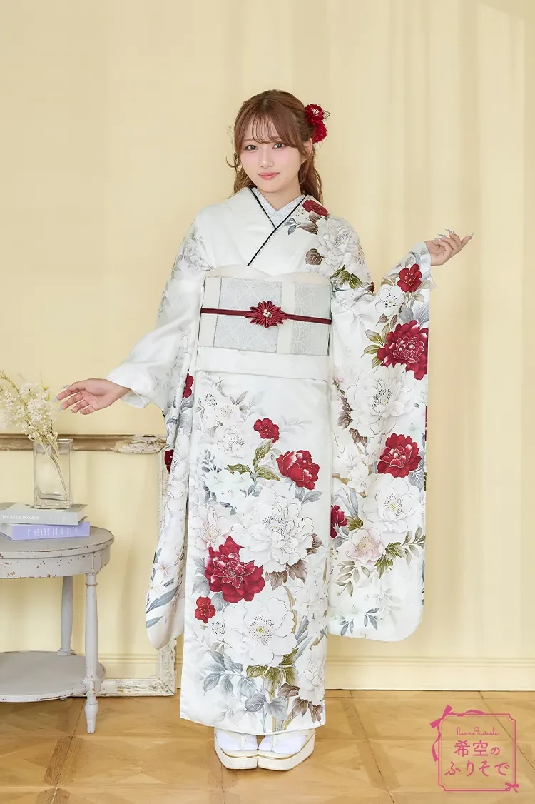 TAKAZENのレンタル振袖 希空のふりそで 白/赤/白ベース きれいめ 牡丹柄 古典柄 大人っぽい 清楚 【通販可】K1282