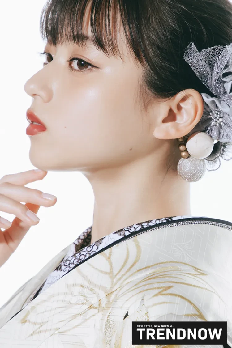 TAKAZENのレンタル振袖 最新作トレンドナウ ヴィンテージスタイル 白/黒 シンプル かっこいい きれいめ 大人っぽい【通販可】K1290