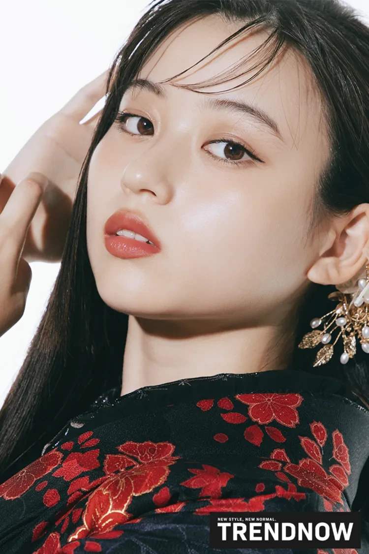 TAKAZENのレンタル振袖 最新作トレンドナウ ヴィンテージスタイル 黒/赤 シンプル かっこいい きれいめ 大人っぽい【通販可】K1291