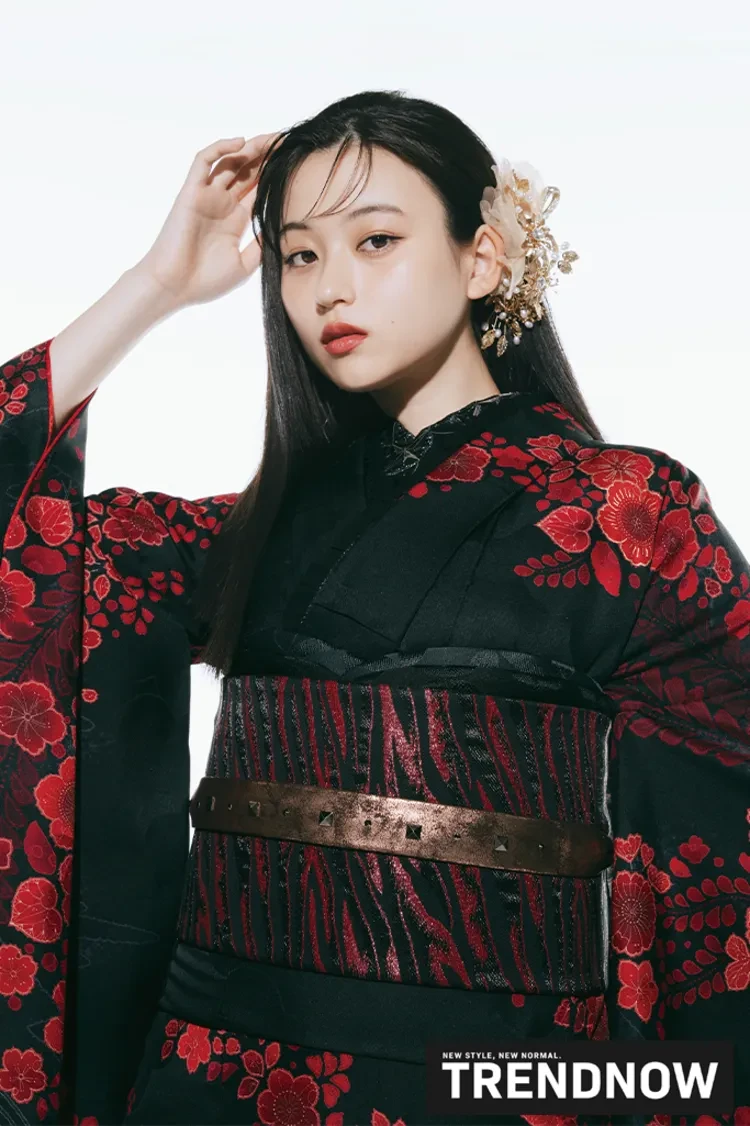 TAKAZENのレンタル振袖 最新作トレンドナウ ヴィンテージスタイル 黒/赤 シンプル かっこいい きれいめ 大人っぽい【通販可】K1291