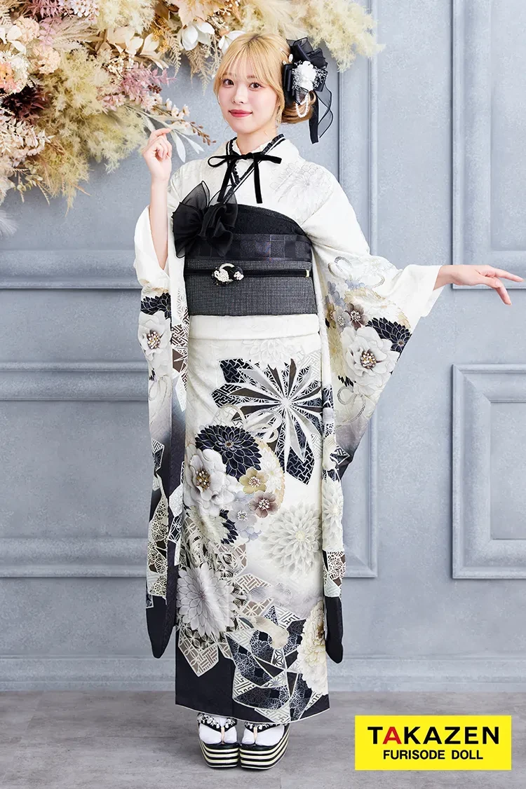 TAKAZENのレンタル振袖 安くてお得！九重×中村里砂ブランド振袖　白/黒/モノトーン　おしゃれ　今どき　アンティーク調【通販可】K380