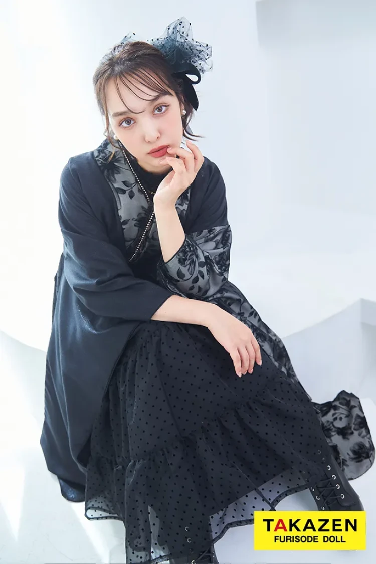 TAKAZENのレンタル袴 ヴィンテージスタイル袴　黒/ブラック　フロッキー生地　おしゃれ　スタイリッシュ　リボン付きドレス袴　香川るな【通販可】LH4