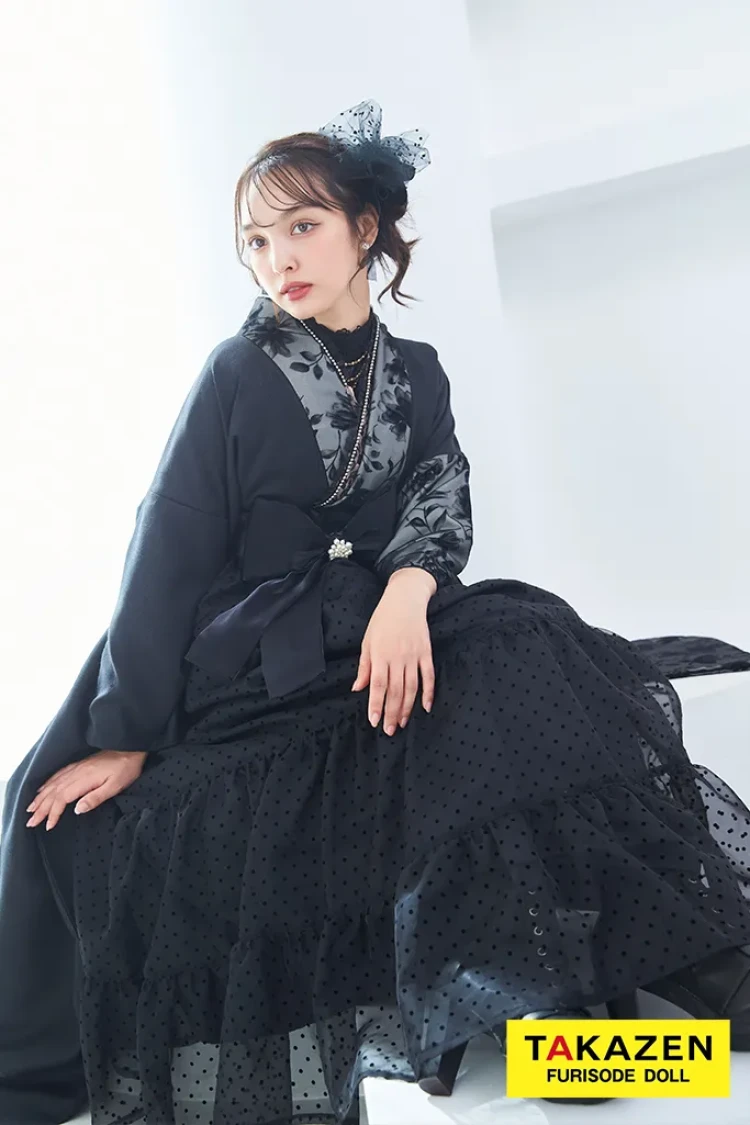 TAKAZENのレンタル袴 ヴィンテージスタイル袴　黒/ブラック　フロッキー生地　おしゃれ　スタイリッシュ　リボン付きドレス袴　香川るな【通販可】LH4